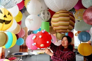 崇陽108位留守婦女抱團(tuán)制作手工燈籠 出口國外年效益2500萬元